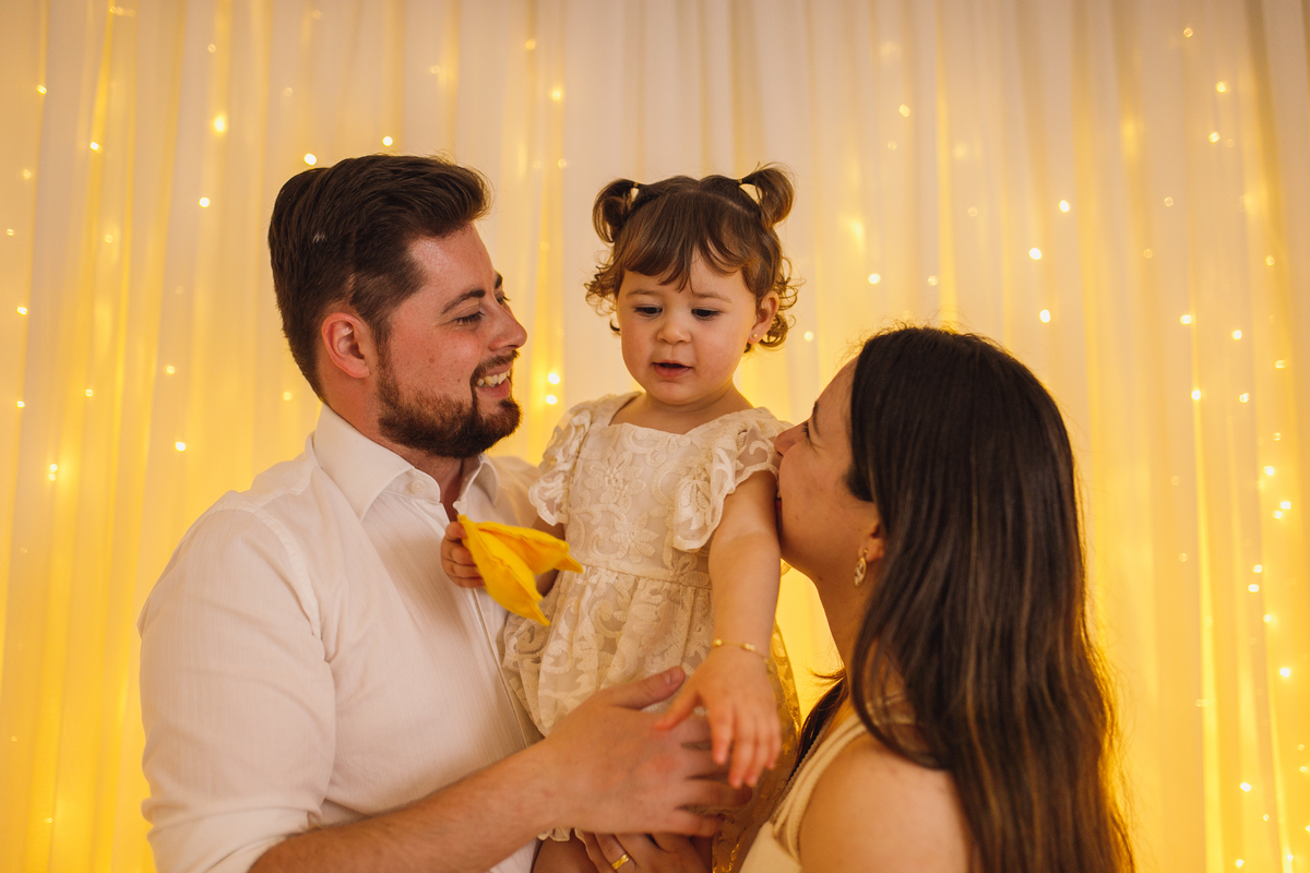 Fotografa familia Curitiba - ensaio de natal menina estudio interno 