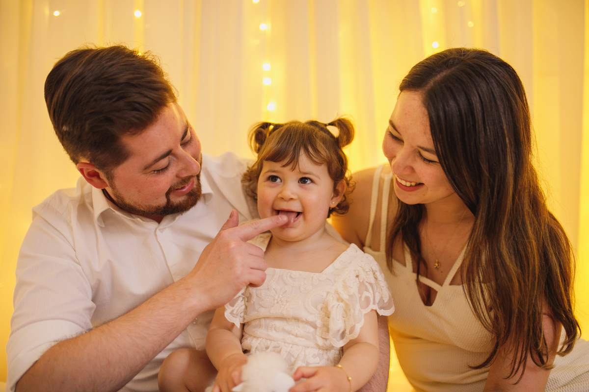Fotografa familia Curitiba - ensaio de natal menina estudio interno 