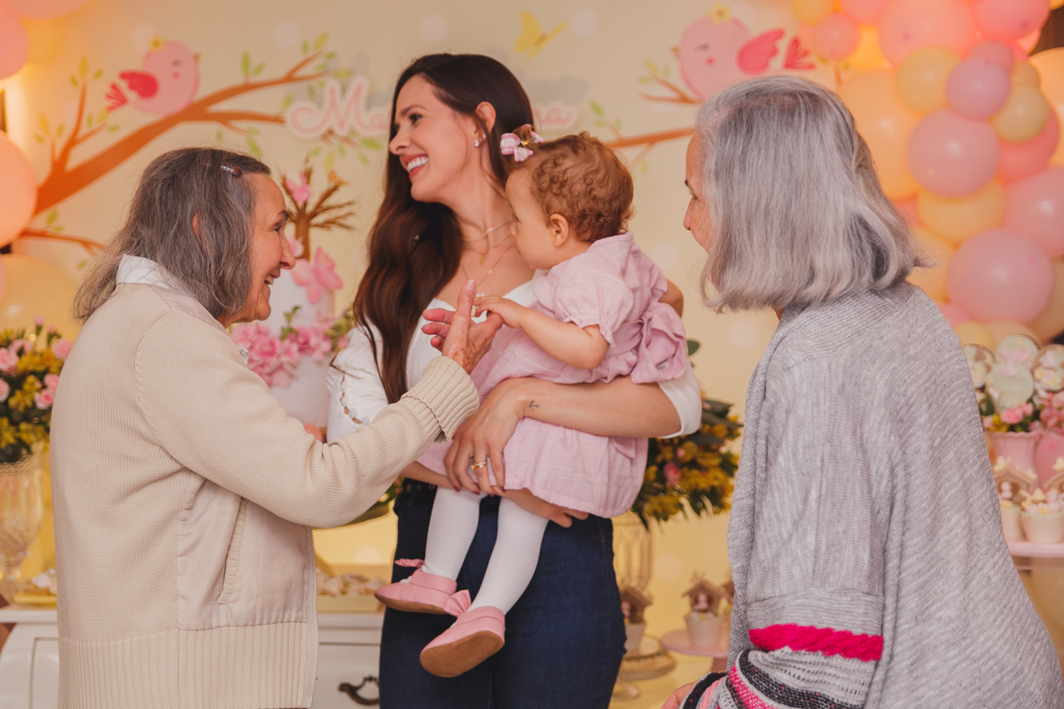 Fotografa familia Curitiba - Aniversário infantil flores menina 