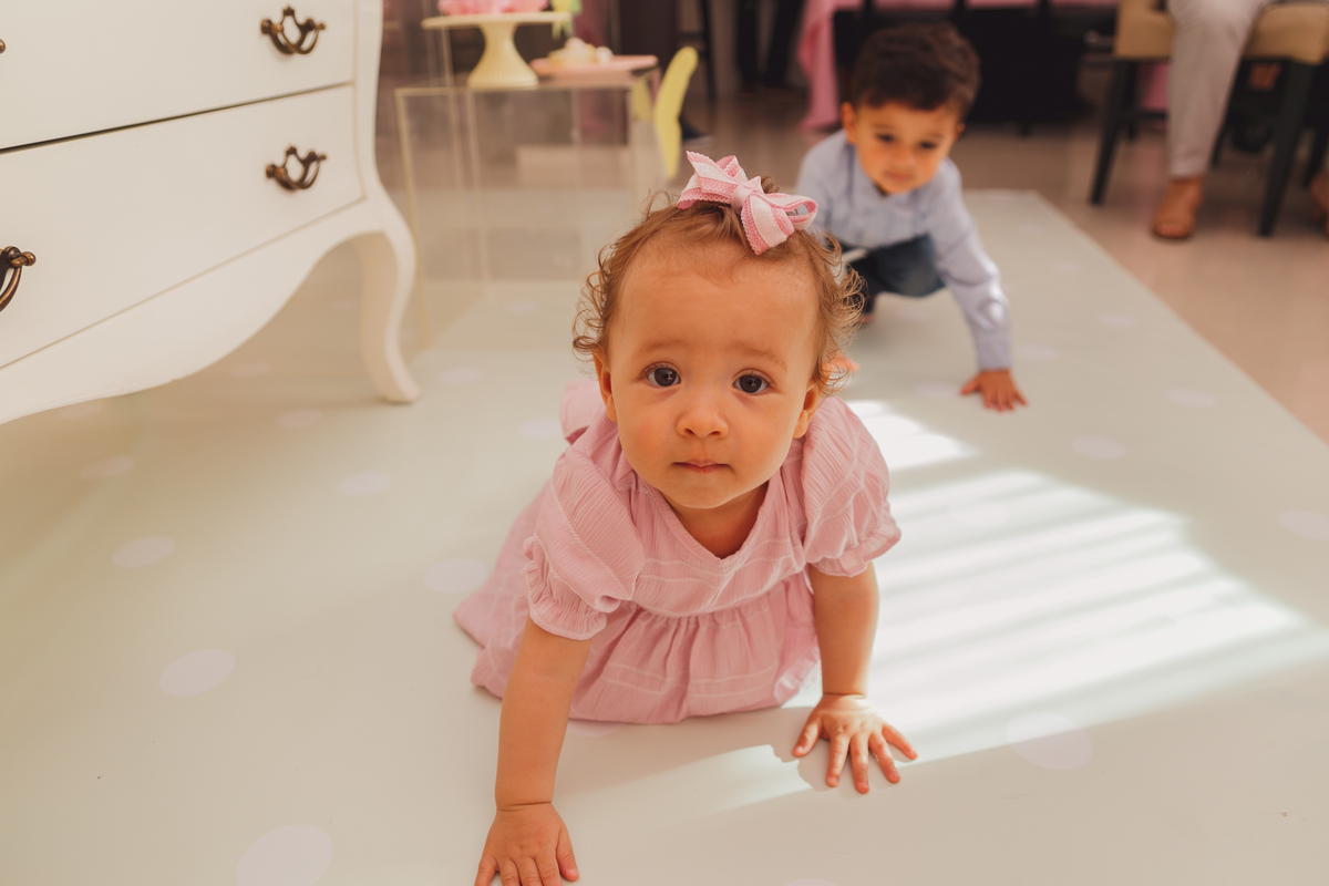 Fotografa familia Curitiba - Aniversário infantil flores menina 