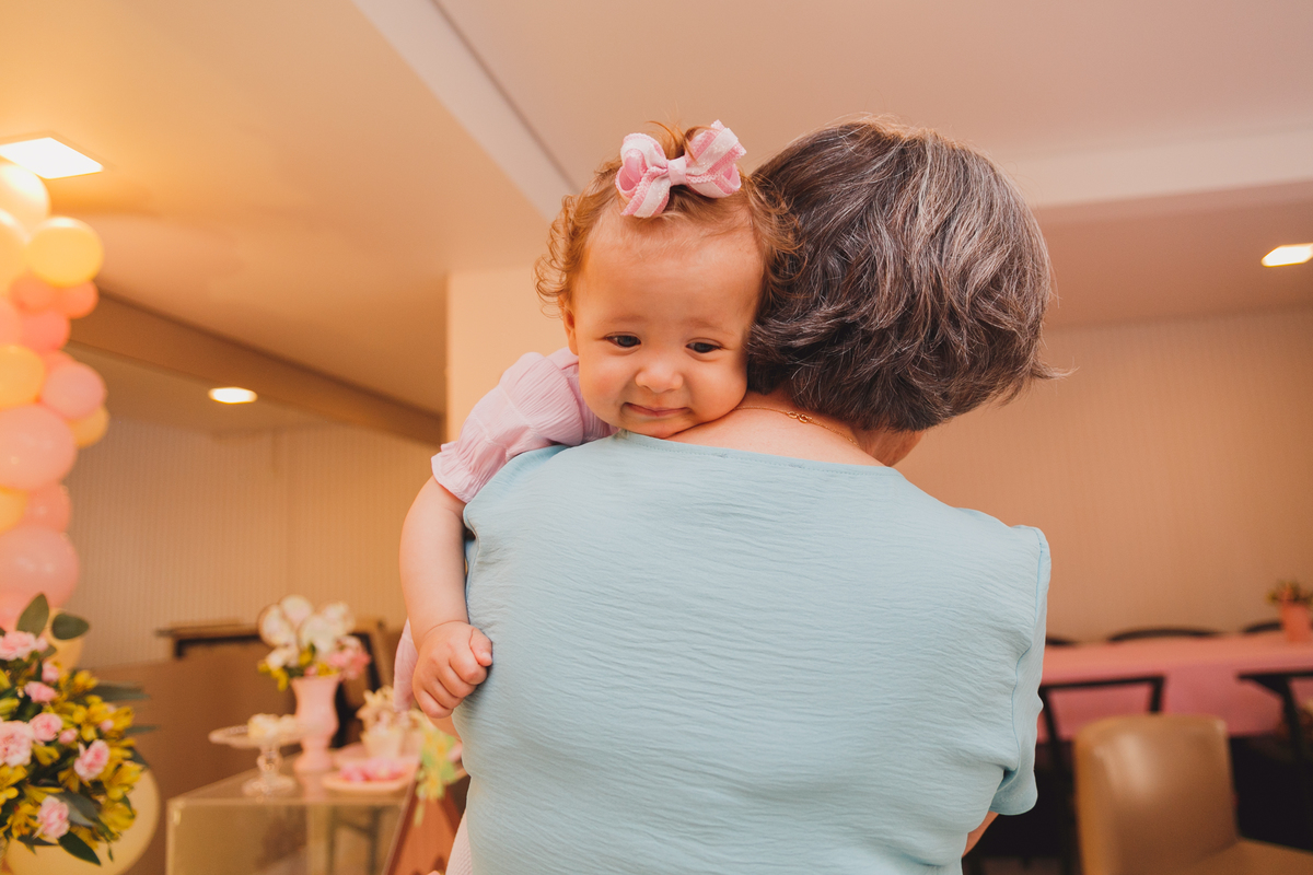 Fotografa familia Curitiba - Aniversário infantil flores menina 