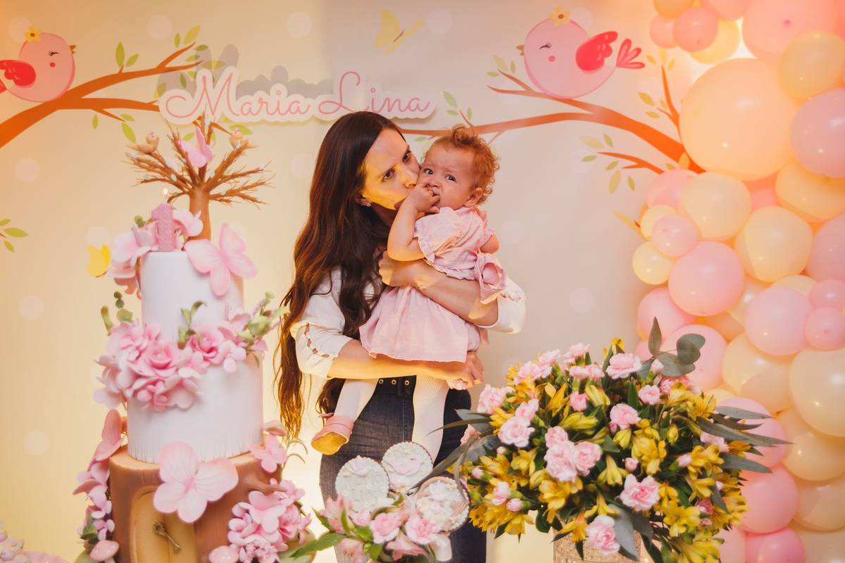 Fotografa familia Curitiba - Aniversário infantil flores menina 