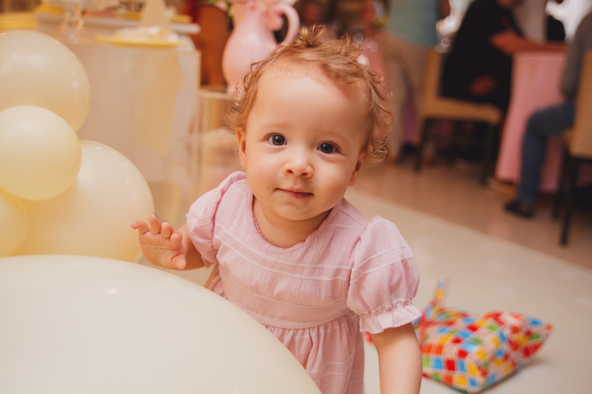 Fotografa familia Curitiba - Aniversário infantil flores menina 