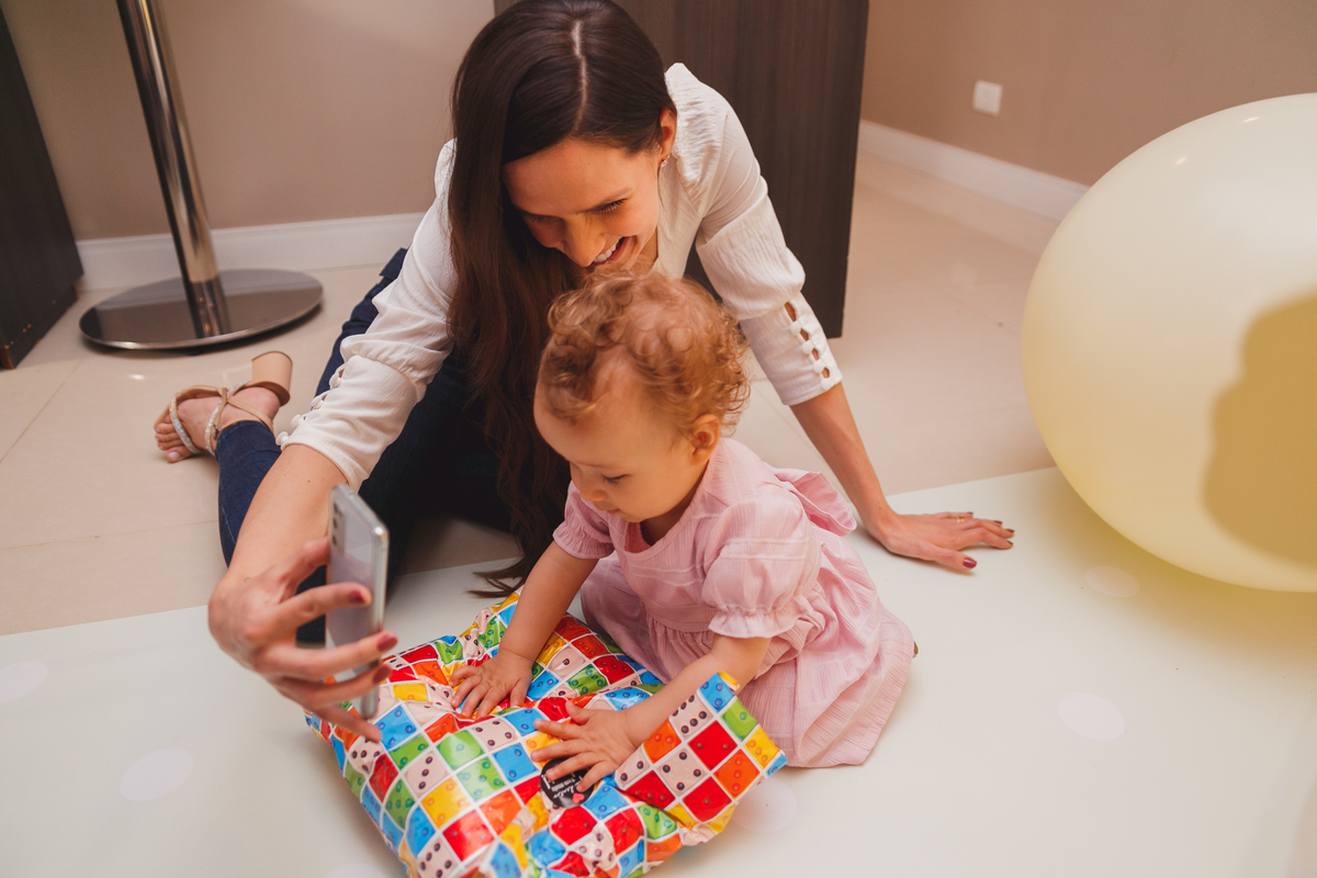 Fotografa familia Curitiba - Aniversário infantil flores menina 