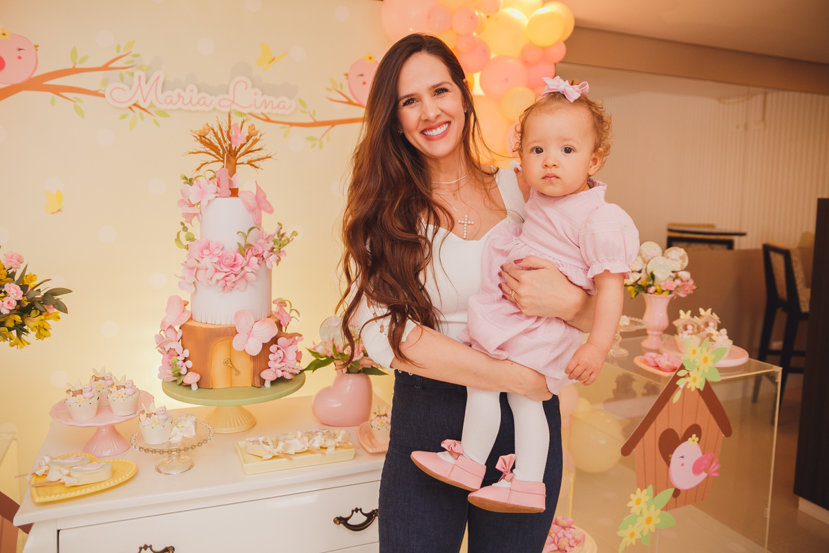 Fotografa familia Curitiba - Aniversário infantil flores menina 