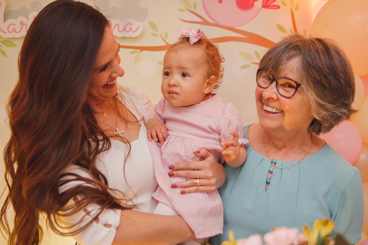 Fotografa familia Curitiba - Aniversário infantil flores menina 
