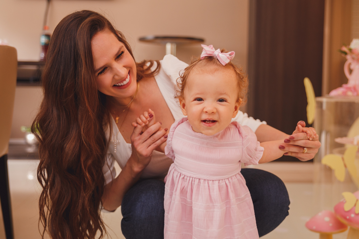 Fotografa familia Curitiba - Aniversário infantil flores menina 
