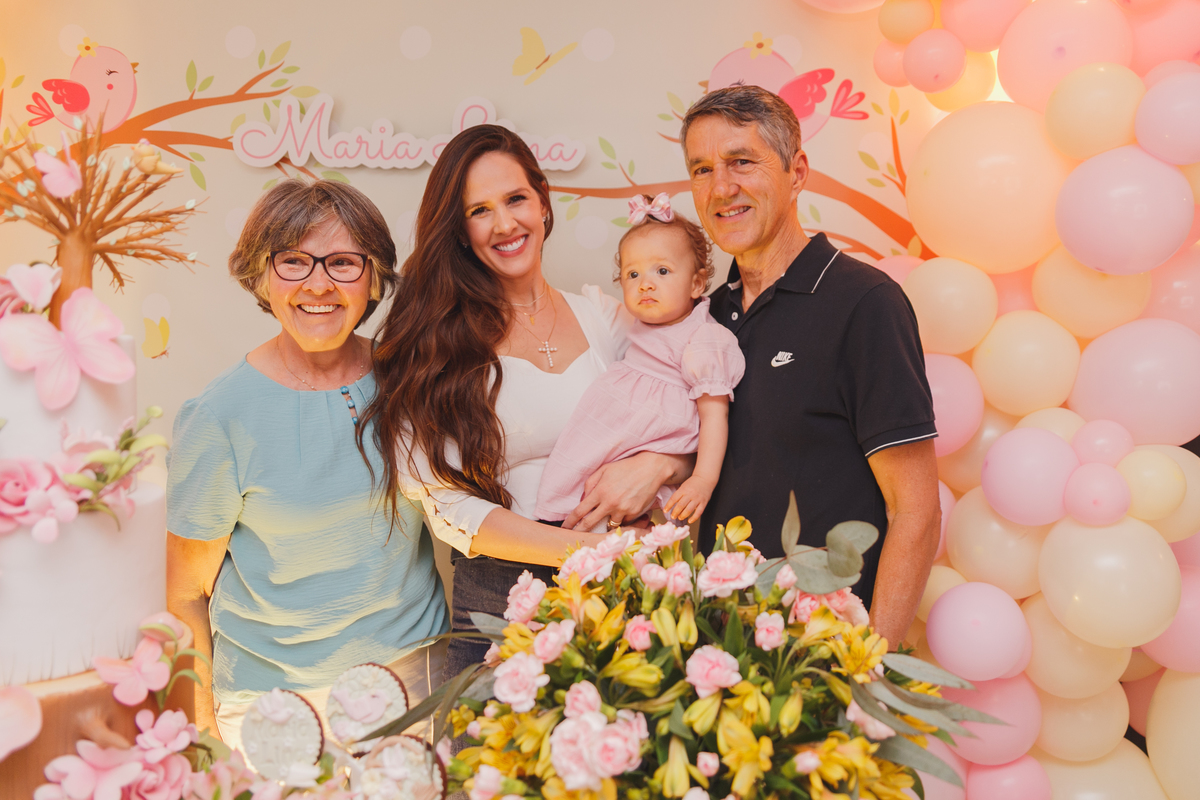 Fotografa familia Curitiba - Aniversário infantil flores menina 
