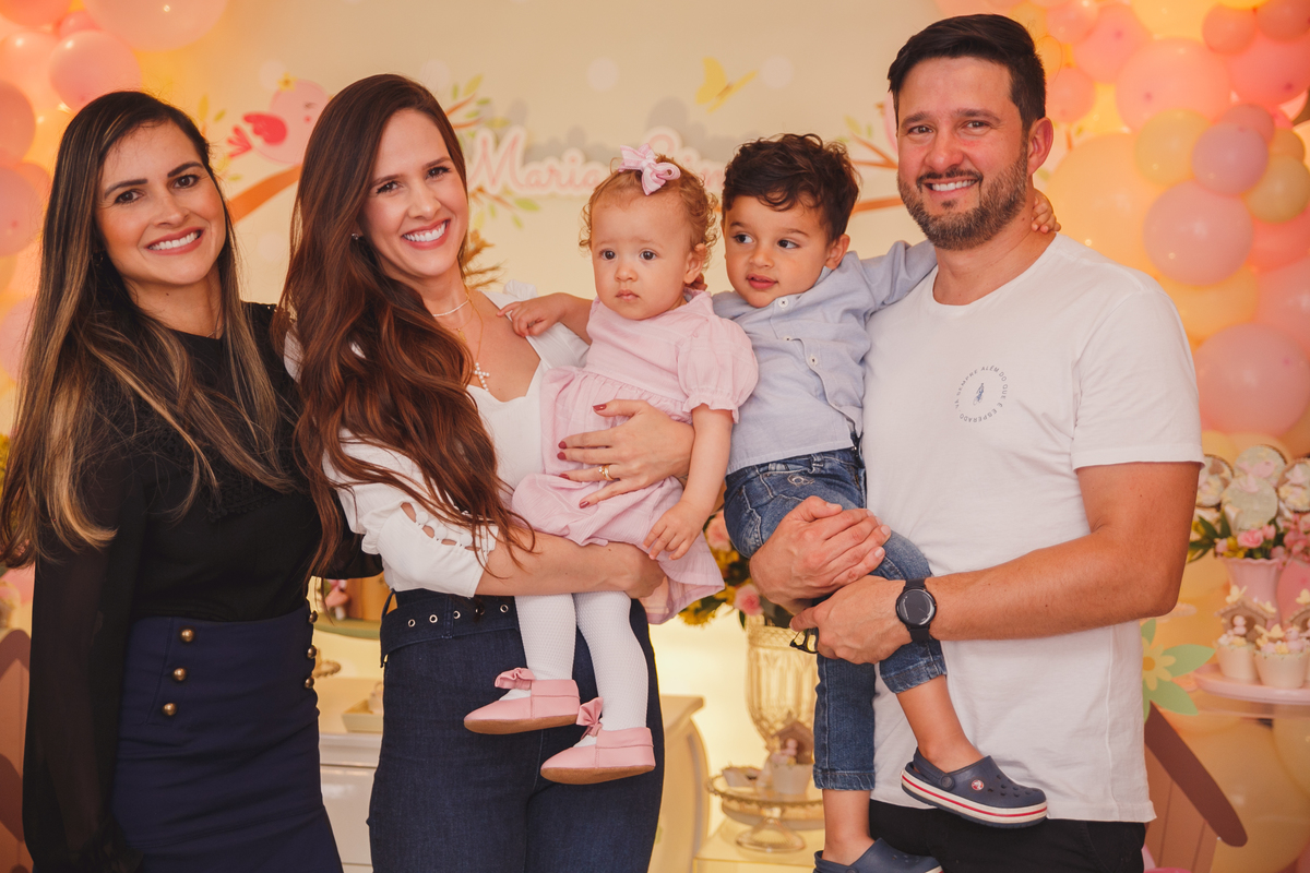 Fotografa familia Curitiba - Aniversário infantil flores menina 