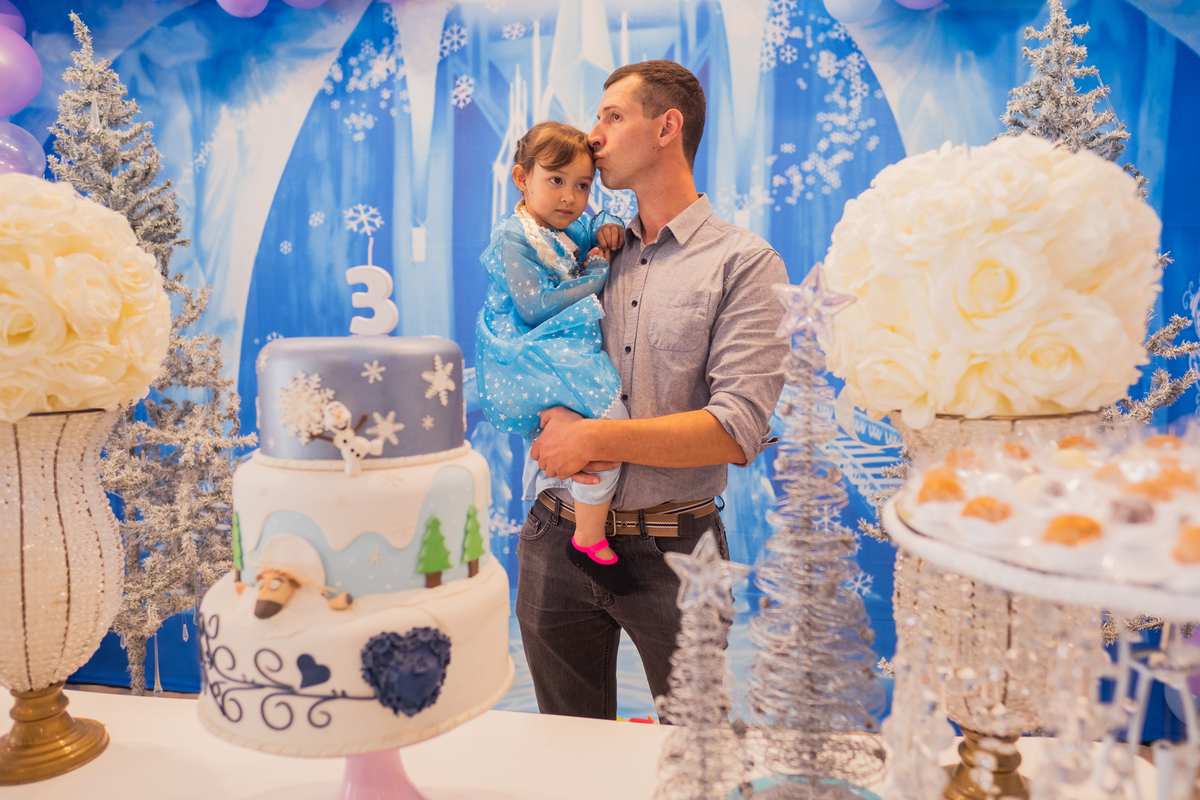 Fotografa familia curitiba - aniversario menina Frozen 3 anos 
