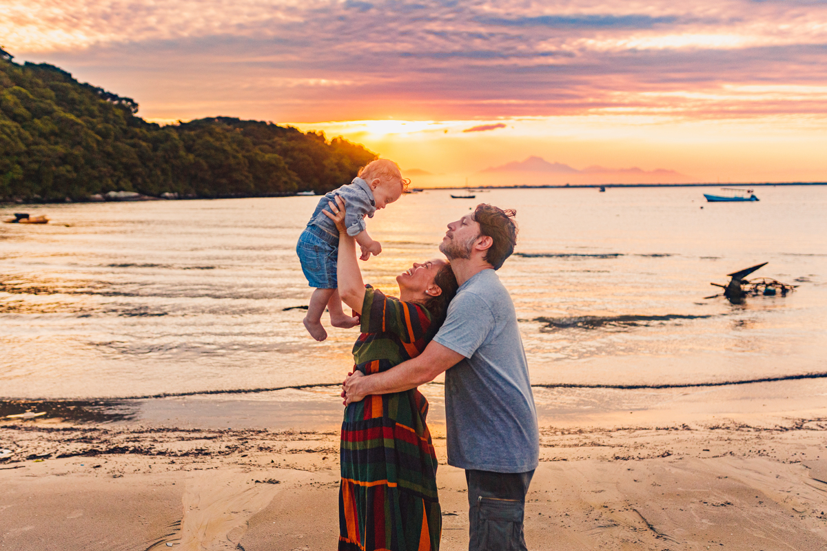 Fotografa familia Curitiba - ensaio ilha do mel bebe 1 ano menino