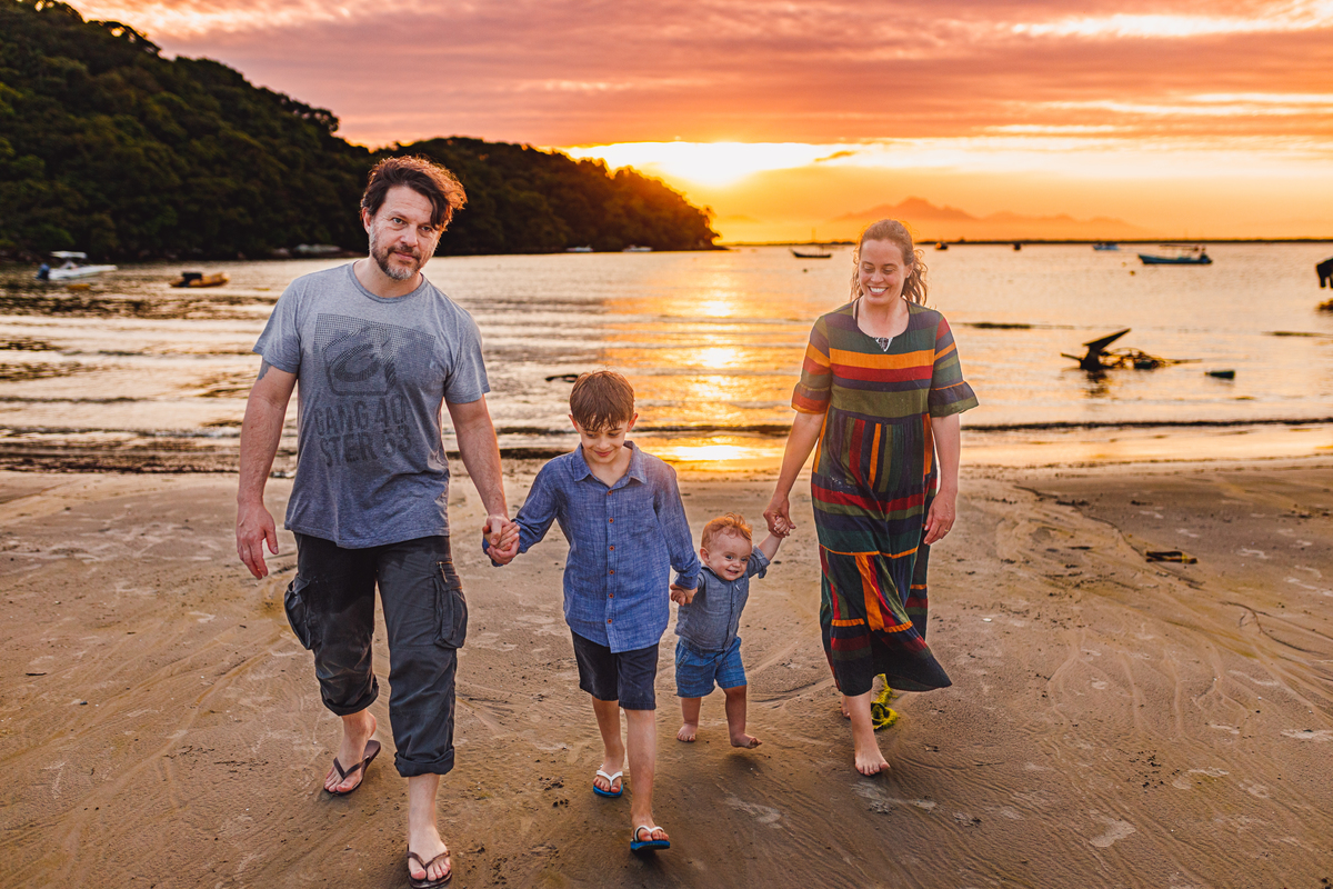 Fotografa familia Curitiba - ensaio ilha do mel bebe 1 ano menino