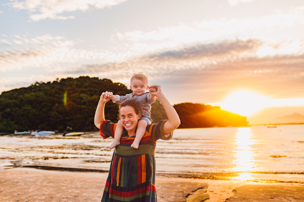Fotografa familia Curitiba - ensaio ilha do mel bebe 1 ano menino