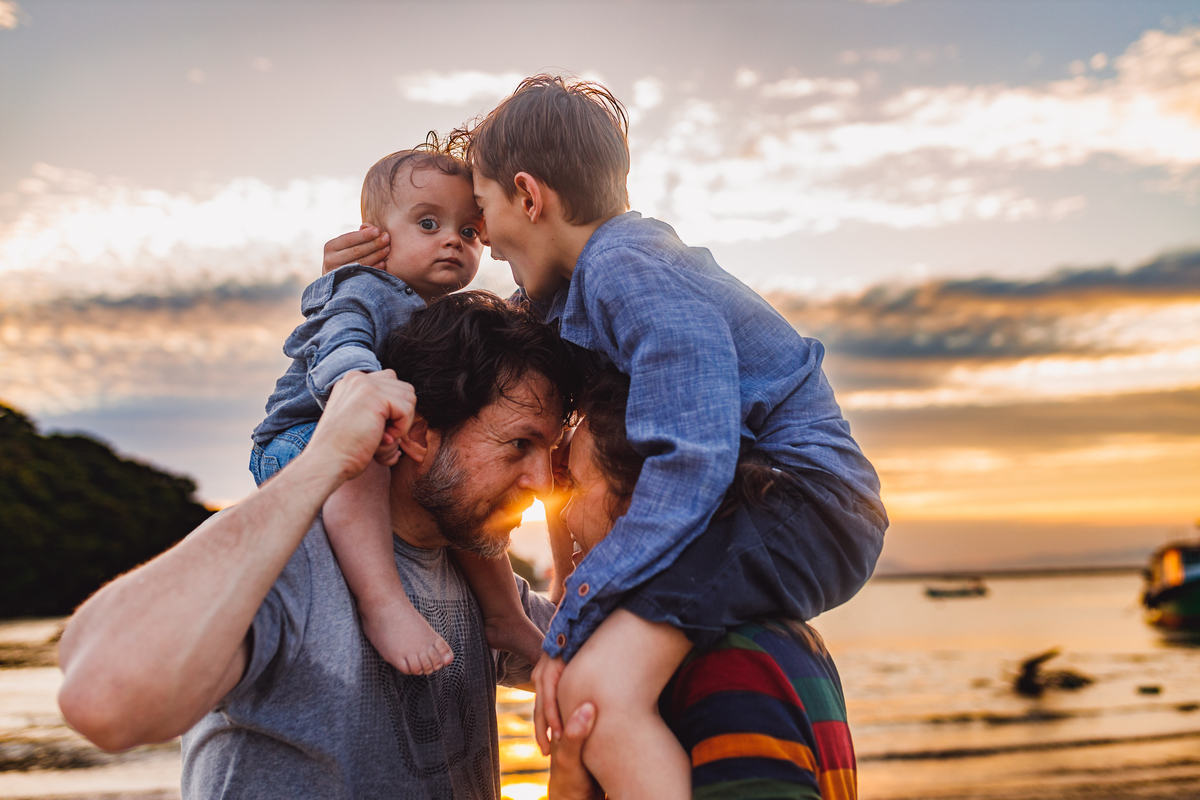 Fotografa familia Curitiba - ensaio ilha do mel bebe 1 ano menino
