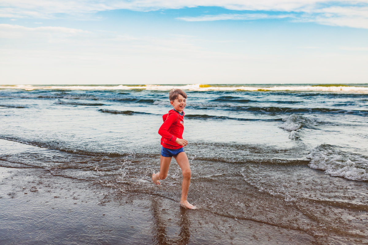 Fotografa familia Curitiba - ensaio ilha do mel bebe 1 ano menino