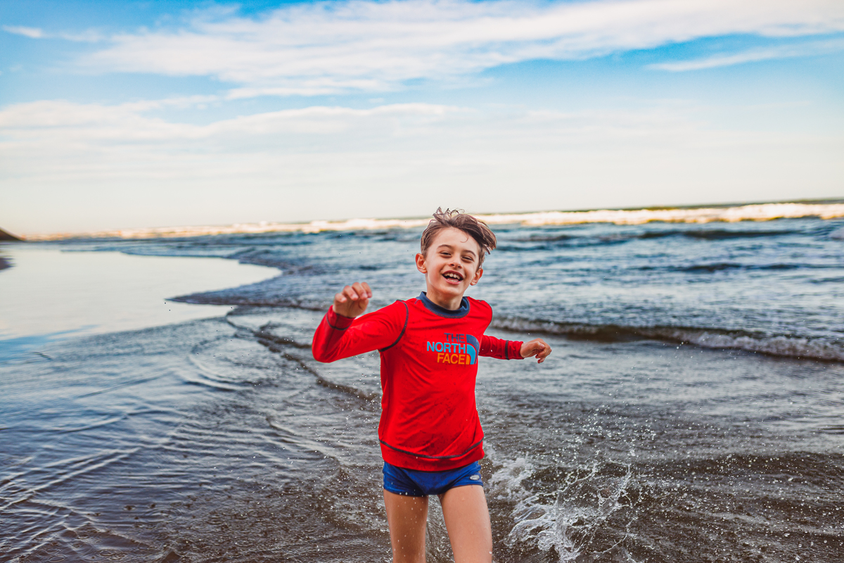 Fotografa familia Curitiba - ensaio ilha do mel bebe 1 ano menino