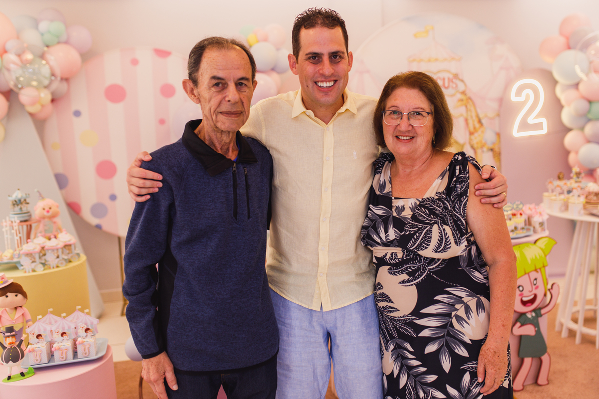 Fotografa familia Curitiba - aniversario 2 anos menina mundo bita