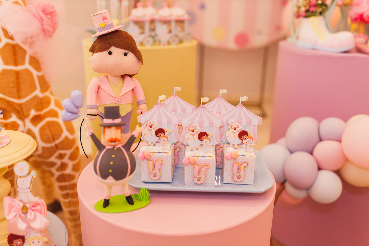 Fotografa familia Curitiba - aniversario 2 anos menina mundo bita