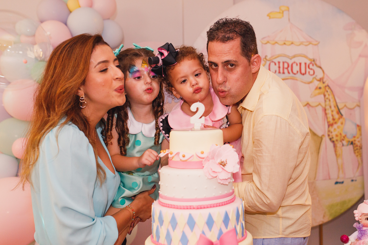 Fotografa familia Curitiba - aniversario 2 anos menina mundo bita