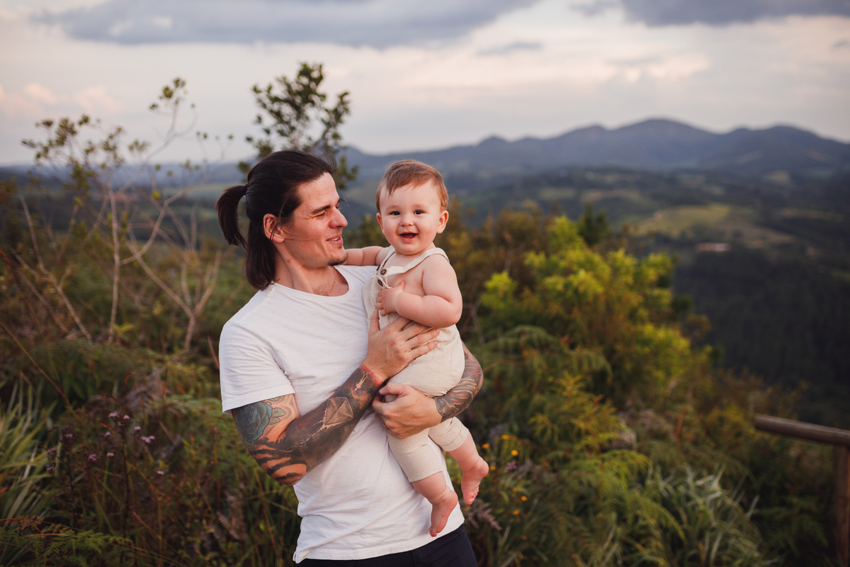 Fotografa familia Curitiba - ensaio externo morro 3 barras 