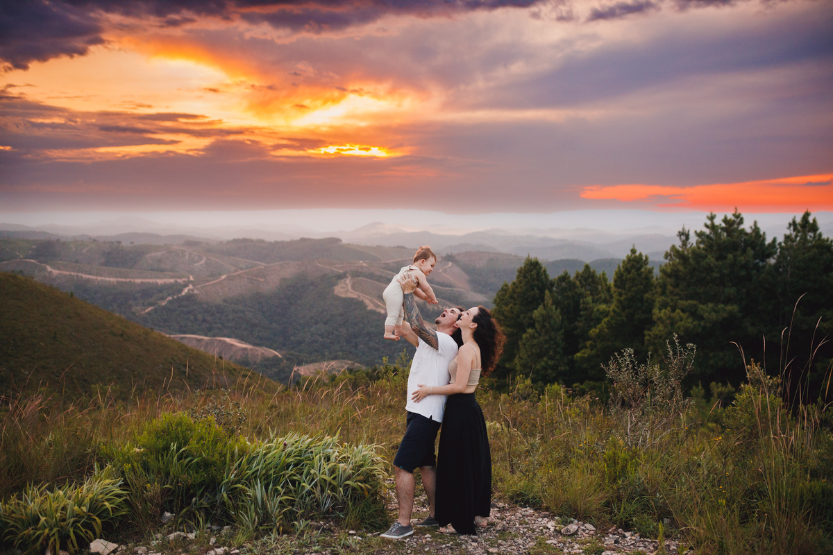 Fotografa familia Curitiba - ensaio externo morro 3 barras 
