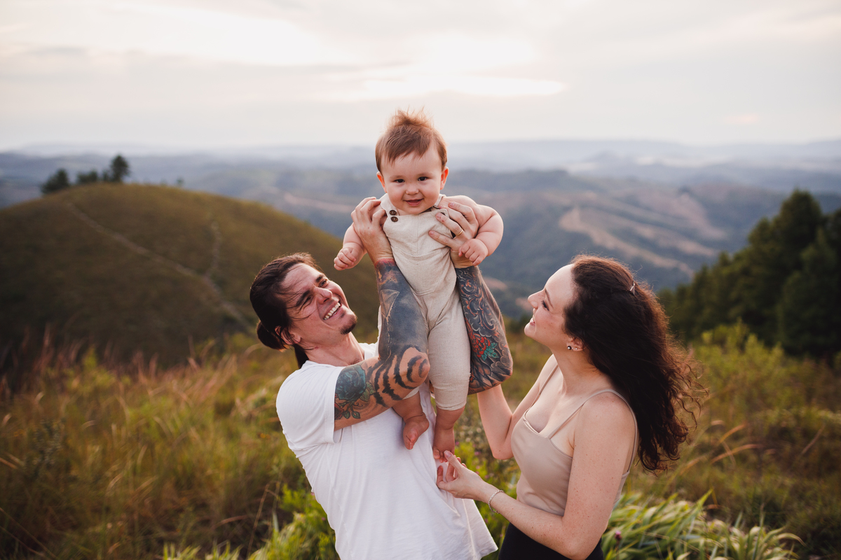 Fotografa familia Curitiba - ensaio externo morro 3 barras 