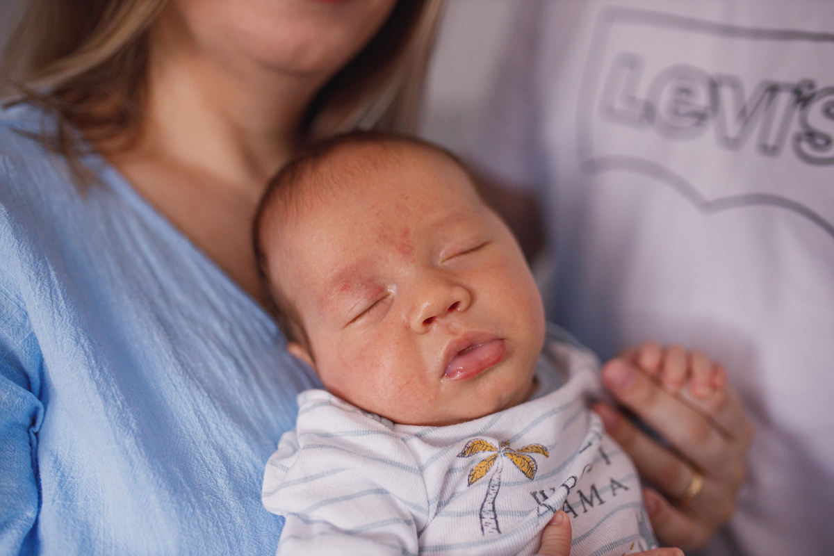 Fotografa Familia Curitiba - Ensaio lifestyle menino 1 mes 