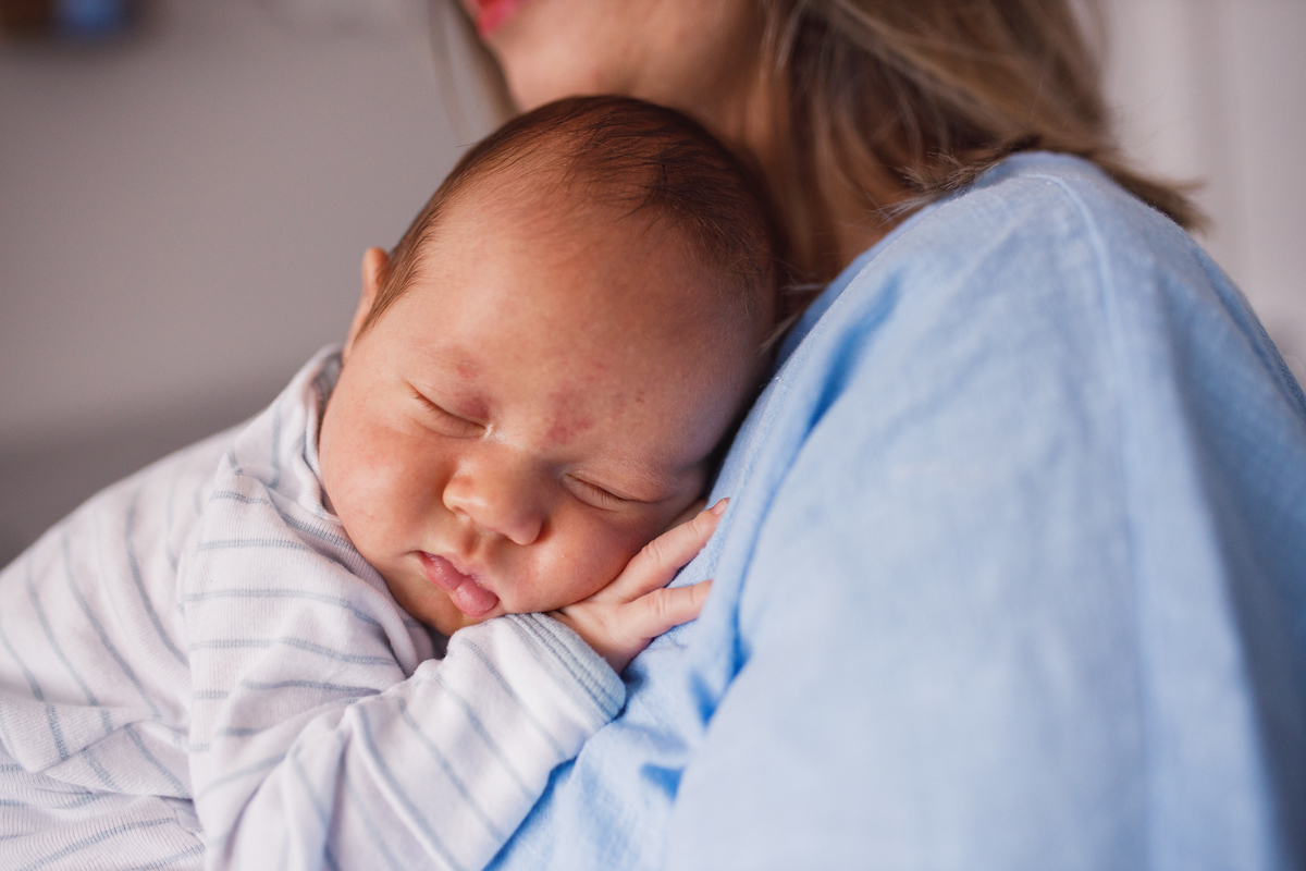 Fotografa Familia Curitiba - Ensaio lifestyle menino 1 mes 