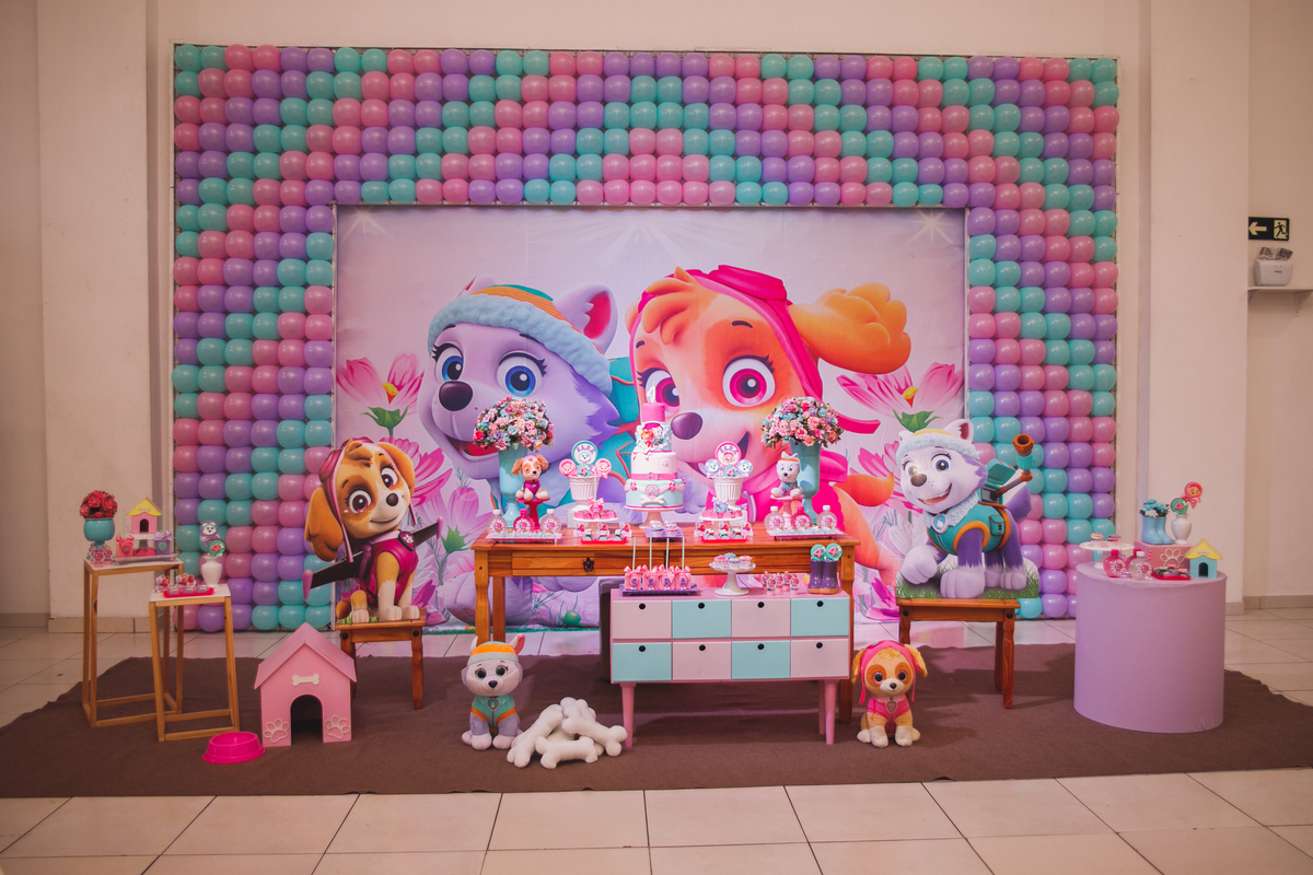 Fotografa familia Curitiba - Aniversário menina 4 anos buffet play house