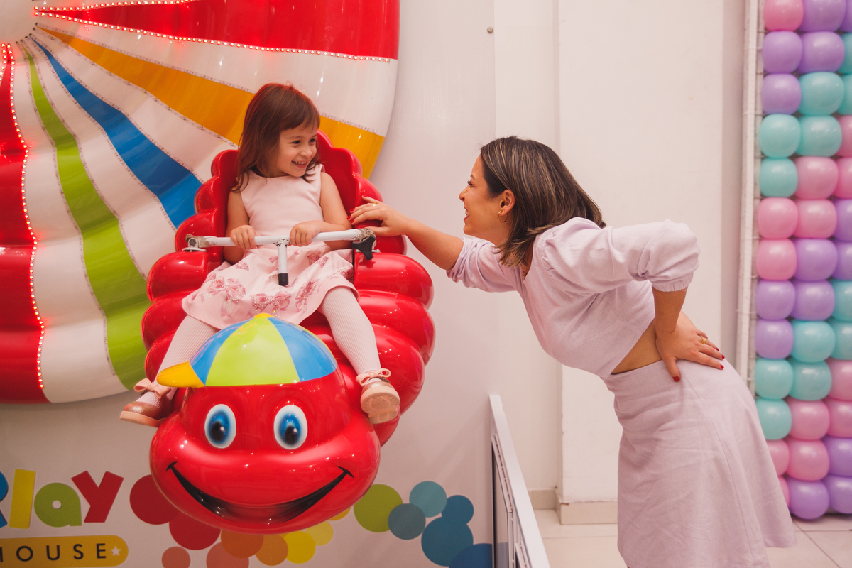 Fotografa familia Curitiba - Aniversário menina 4 anos buffet play house