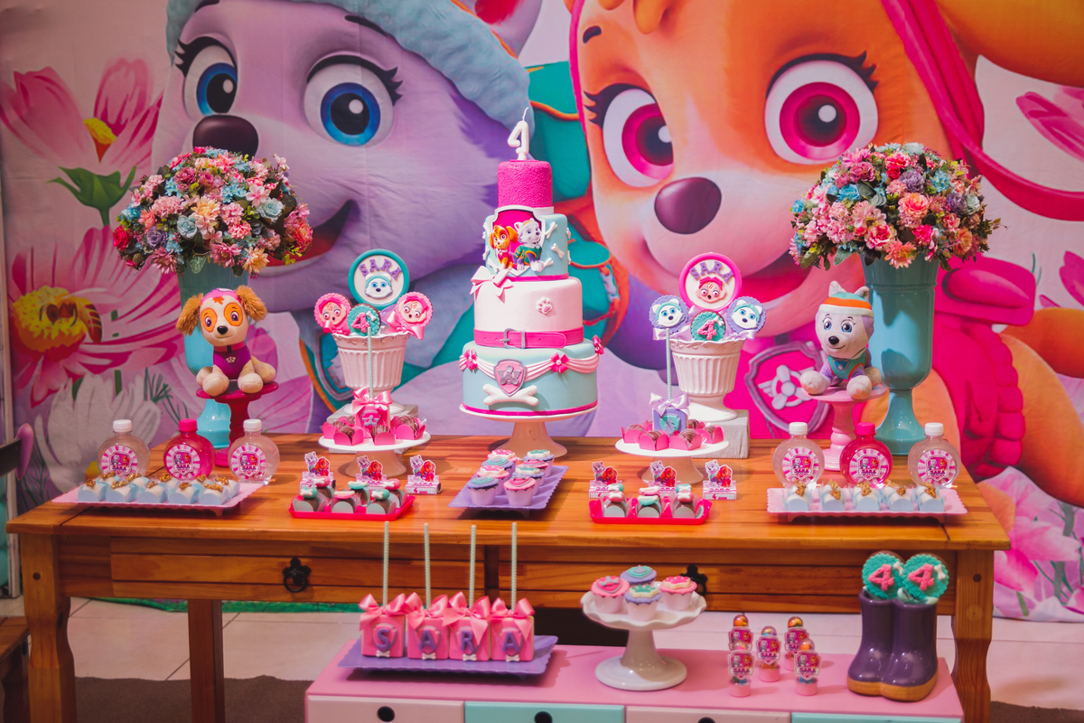 Fotografa familia Curitiba - Aniversário menina 4 anos buffet play house