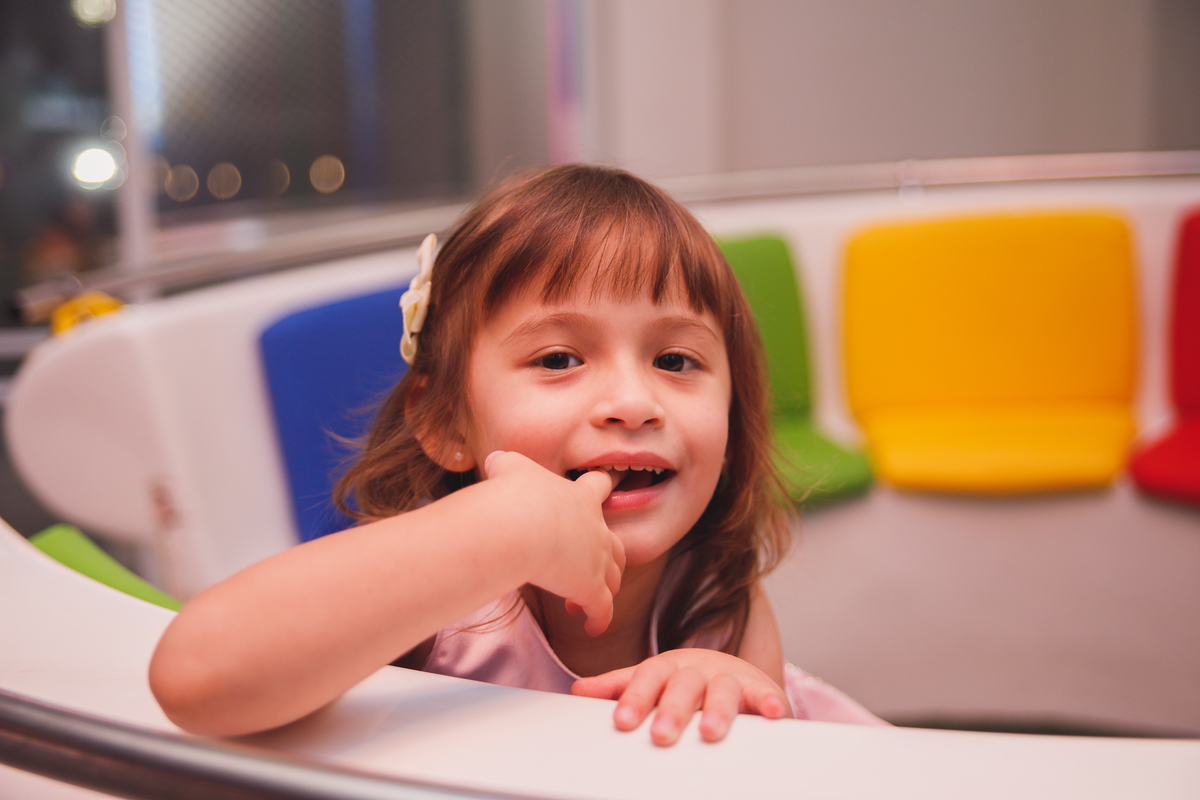 Fotografa familia Curitiba - Aniversário menina 4 anos buffet play house