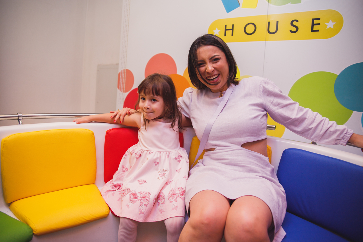 Fotografa familia Curitiba - Aniversário menina 4 anos buffet play house