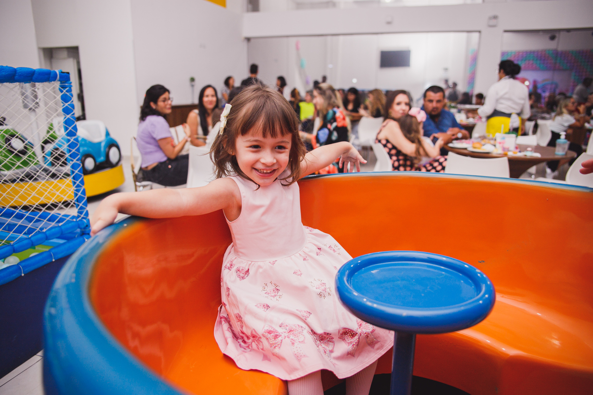Fotografa familia Curitiba - Aniversário menina 4 anos buffet play house