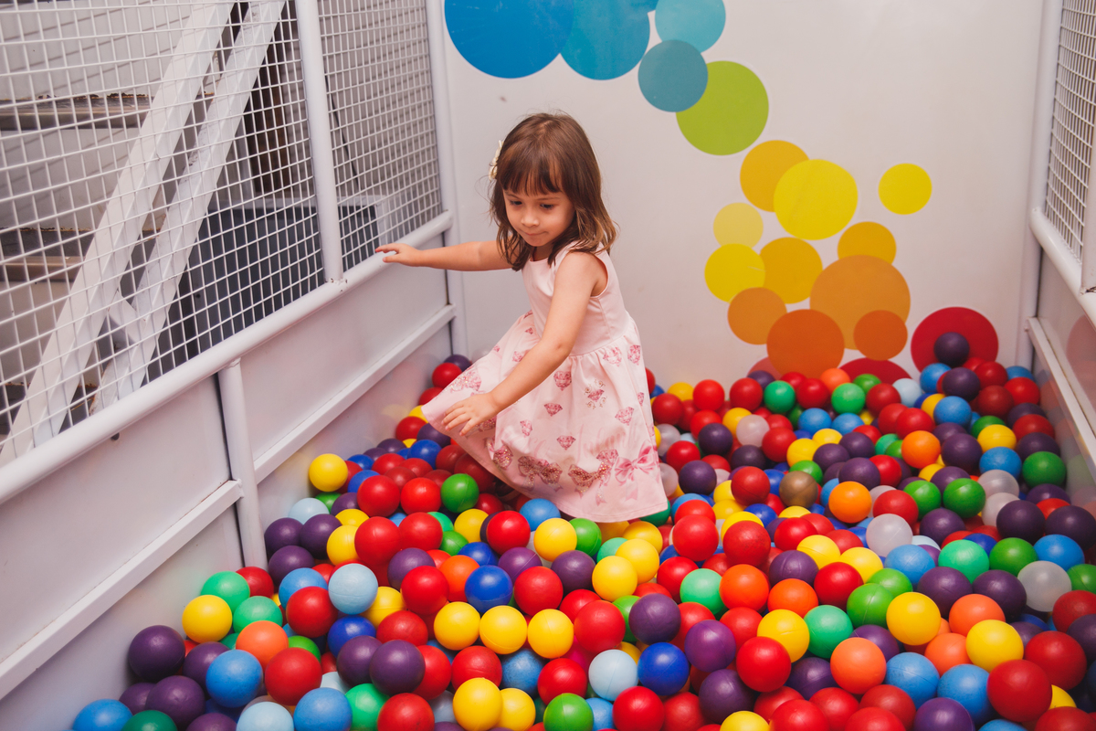 Fotografa familia Curitiba - Aniversário menina 4 anos buffet play house
