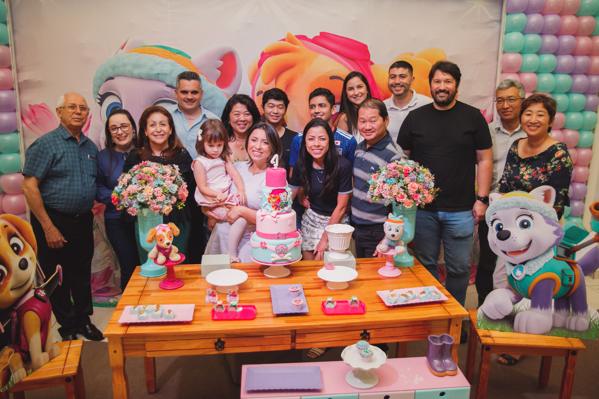 Fotografa familia Curitiba - Aniversário menina 4 anos buffet play house