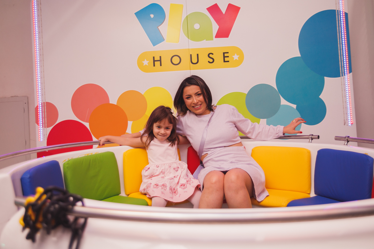 Fotografa familia Curitiba - Aniversário menina 4 anos buffet play house