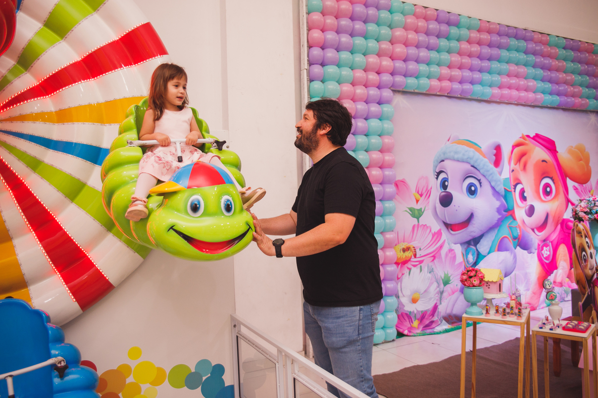 Fotografa familia Curitiba - Aniversário menina 4 anos buffet play house