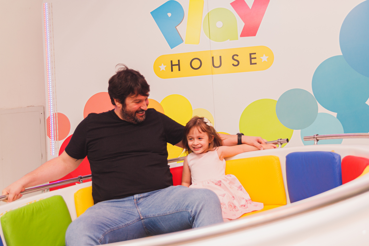 Fotografa familia Curitiba - Aniversário menina 4 anos buffet play house