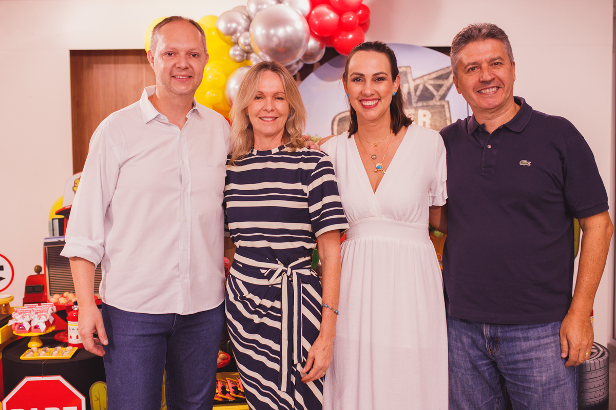 Fotografa familia Curitiba - Vila vilô McQueen aniversario menino