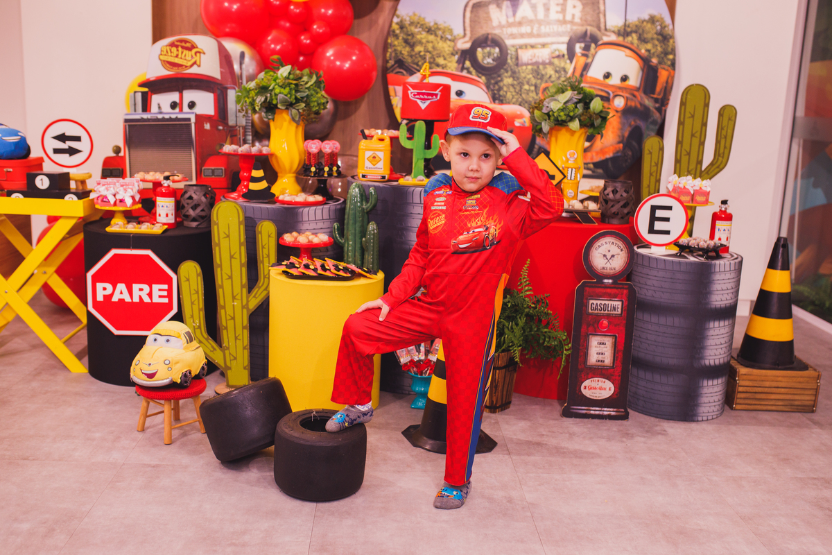 Fotografa familia Curitiba - Vila vilô McQueen aniversario menino