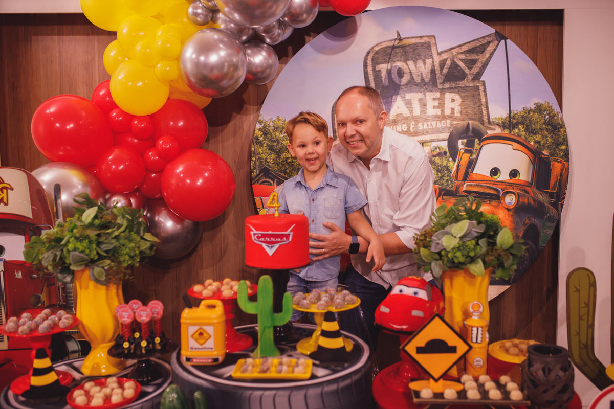 Fotografa familia Curitiba - Vila vilô McQueen aniversario menino
