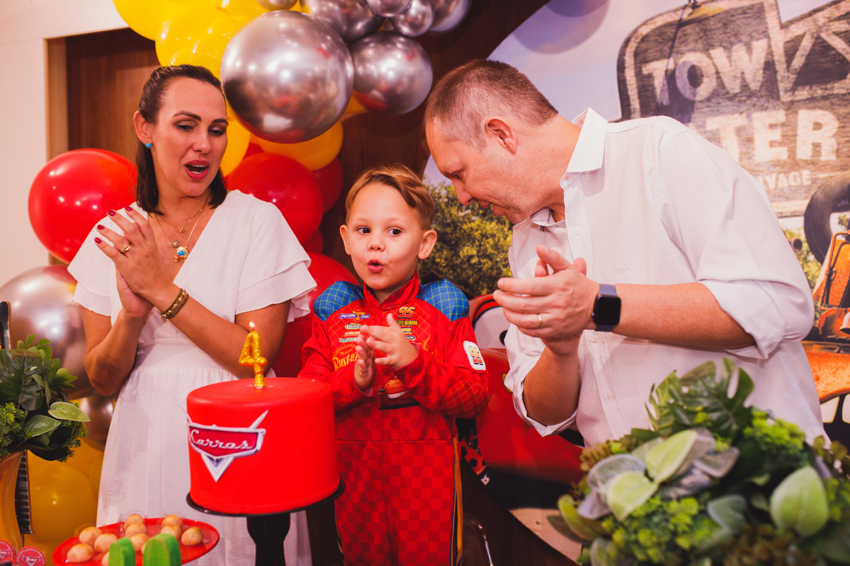 Fotografa familia Curitiba - Vila vilô McQueen aniversario menino