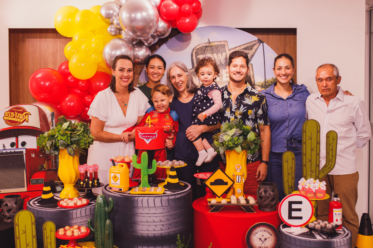 Fotografa familia Curitiba - Vila vilô McQueen aniversario menino