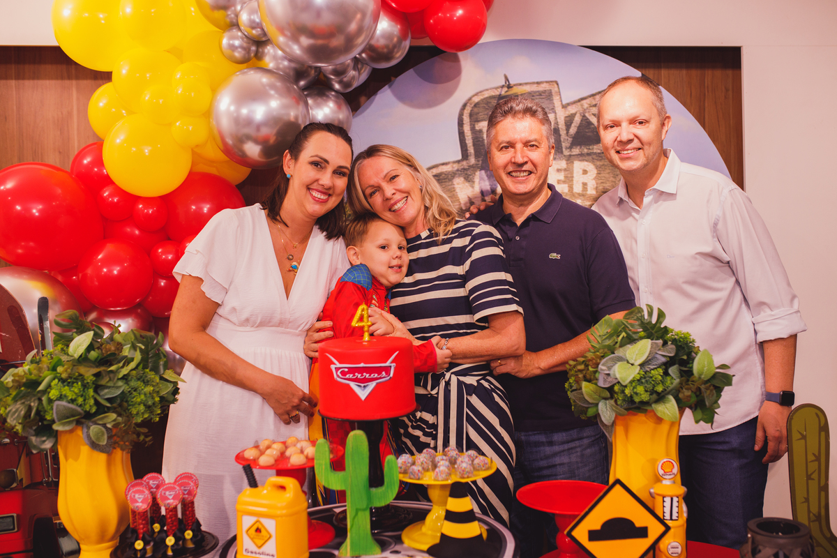 Fotografa familia Curitiba - Vila vilô McQueen aniversario menino