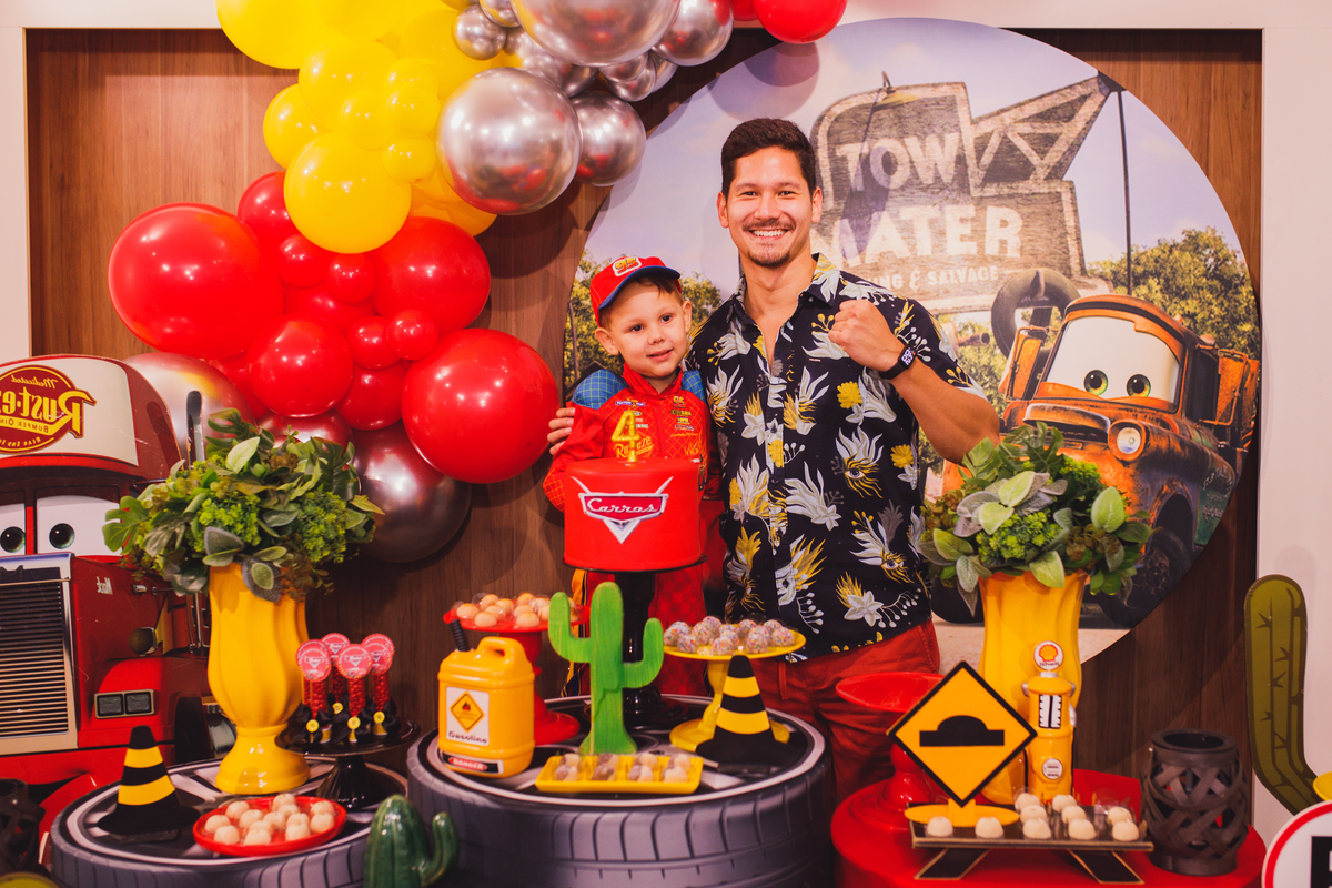 Fotografa familia Curitiba - Vila vilô McQueen aniversario menino