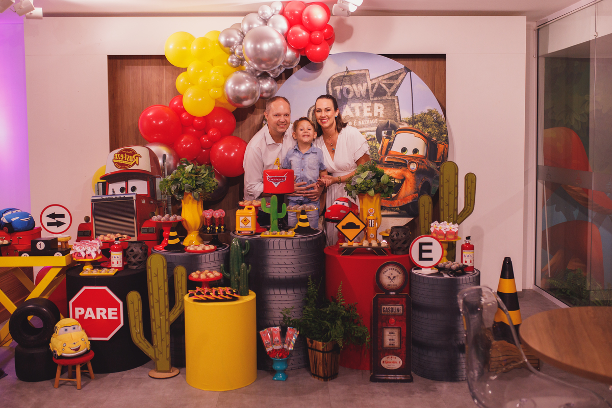 Fotografa familia Curitiba - Vila vilô McQueen aniversario menino