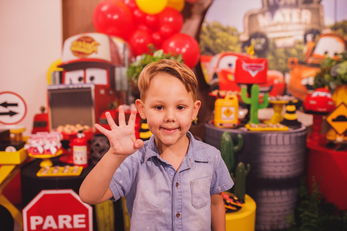 Fotografa familia Curitiba - Vila vilô McQueen aniversario menino