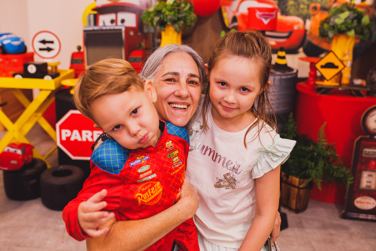 Fotografa familia Curitiba - Vila vilô McQueen aniversario menino