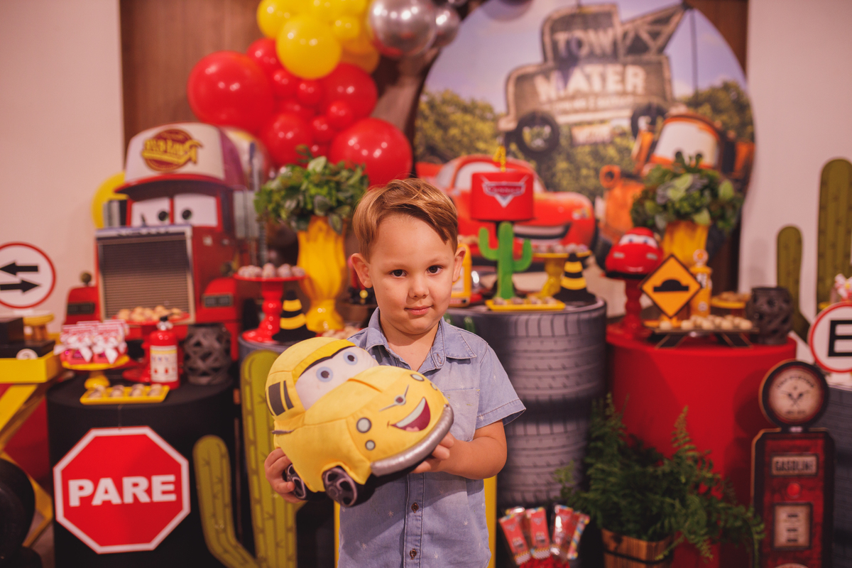Fotografa familia Curitiba - Vila vilô McQueen aniversario menino